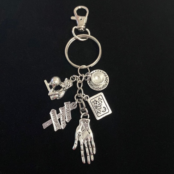 Fortune Teller Keychain Bag Charm Palm Reader Psychic Gift - Picture 3 of 5